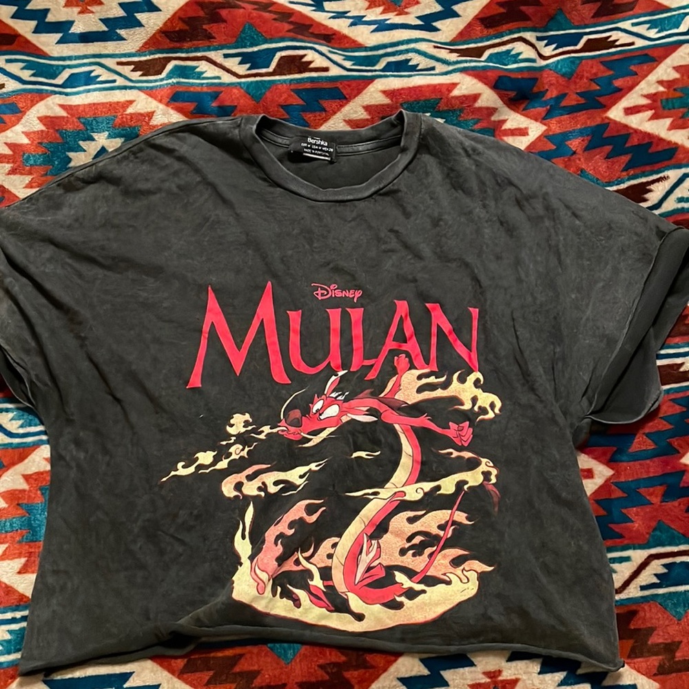 Disney Mulan cropped/ short shirt